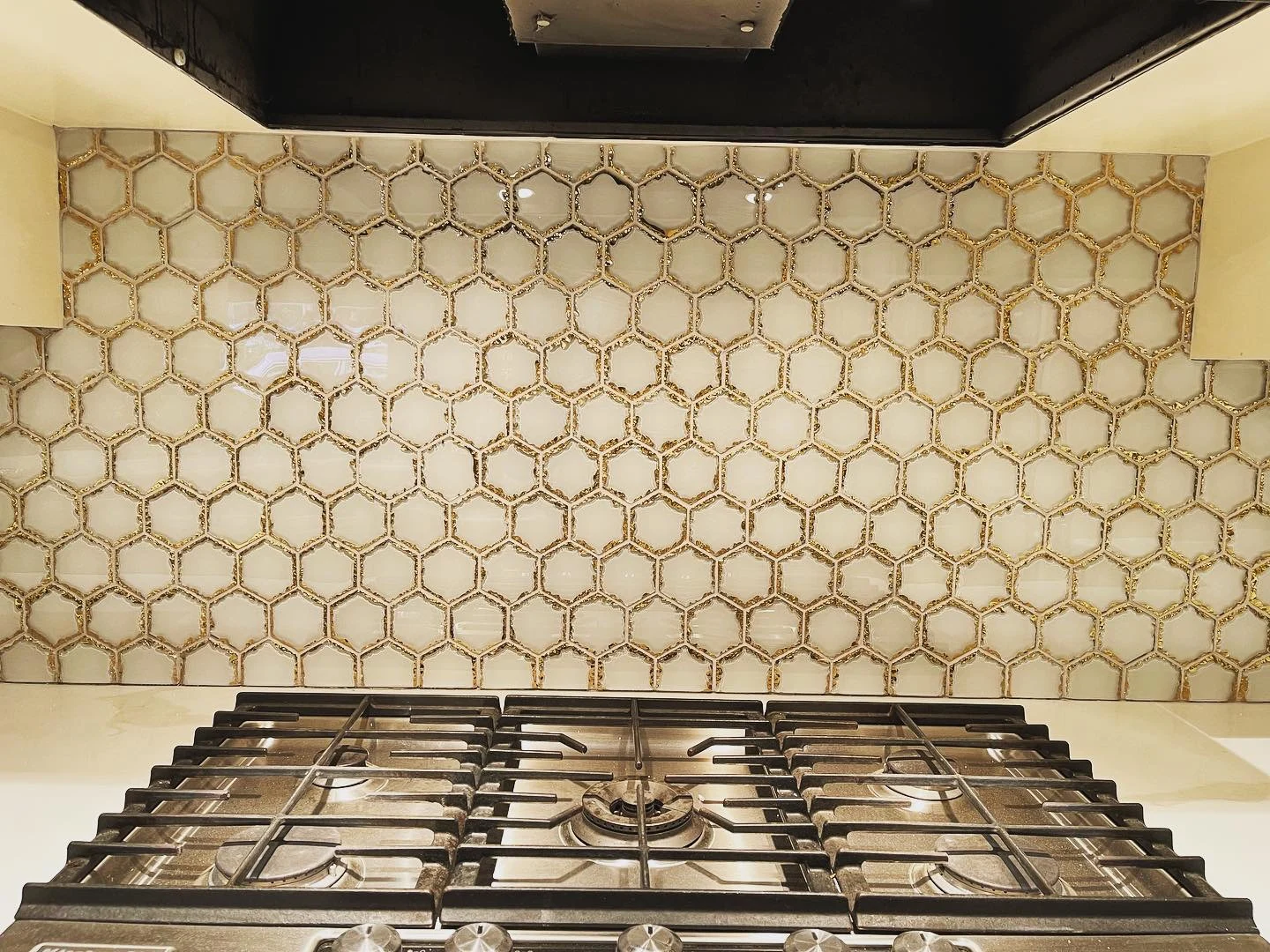 Geometric tile backsplash